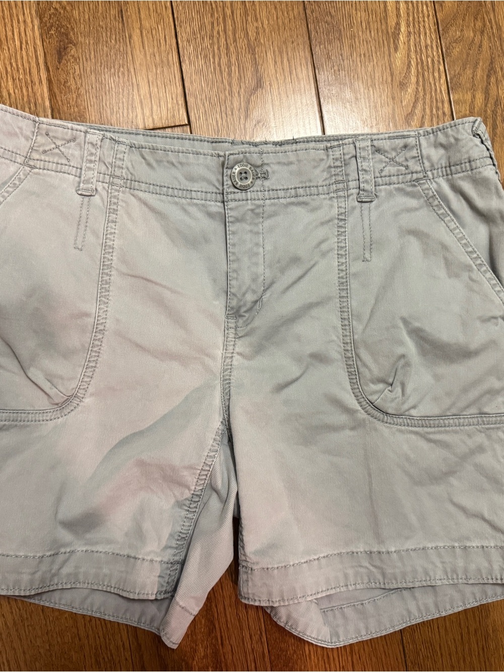 Eddie Bauer Light Gray Women’s Flat-Front Shorts; Mercer Fit - timeless gorpcore